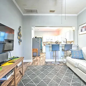 Updated Ybor Duplex About Half Mi To Seventh Ave! Apartment